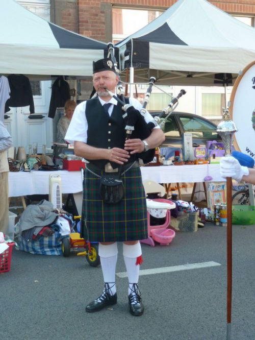 Braderie à Court-Saint-Etienne